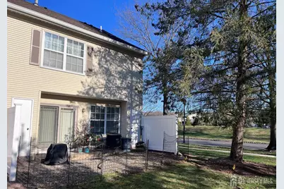 40 Townsend Court, Franklin Township, NJ 08823 - Photo 3