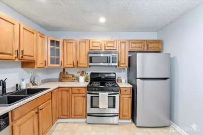 28 Boston Court, Newark, NJ 07103 - Photo 5