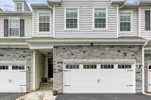 107 Charleston Dr, Monroe Township, NJ 08831 - Photo 1