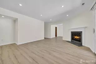 113 Heather Ct, Edison, NJ 08820 - Photo 3