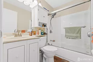 272 Westgate Dr, Edison, NJ 08820 - Photo 31