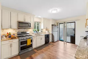 272 Westgate Dr, Edison, NJ 08820 - Photo 21