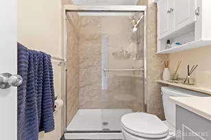 272 Westgate Dr, Edison, NJ 08820 - Photo 37