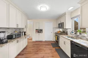 272 Westgate Dr, Edison, NJ 08820 - Photo 23