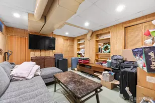 272 Westgate Dr, Edison, NJ 08820 - Photo 25