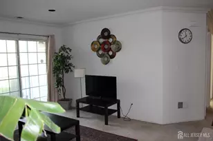 612 Waterford Dr, Edison, NJ 08817 - Photo 11