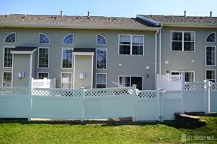 102 Wellington Park Dr, South Brunswick Township, NJ 08540 - Photo 3