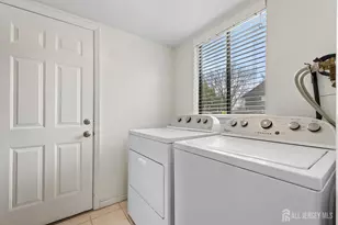 96 Westgate Dr, Edison, NJ 08820 - Photo 15