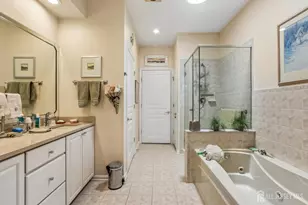 449 Bluebird Dr, Monroe Township, NJ 08831 - Photo 7