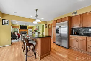 9 Chipwood Ln, North Brunswick Township, NJ 08902 - Photo 5