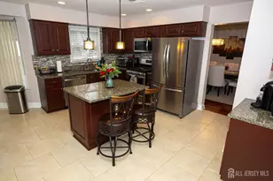 31 Scarlet Dr, Sayreville, NJ 08859 - Photo 3