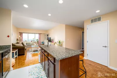 110 Somerset Street #2103, New Brunswick, NJ 08901 - Photo 5