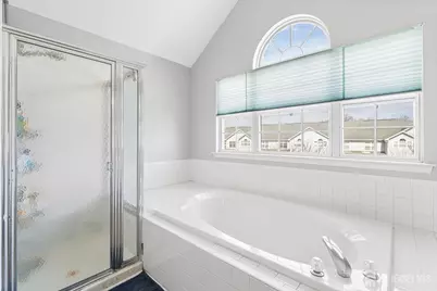 110 Castle Pointe Boulevard, Piscataway Township, NJ 08854 - Photo 23