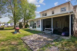 41 Pinetree Dr, Sayreville, NJ 08859 - Photo 25