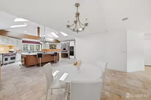 7 Monroe Pl, Cranbury Township, NJ 08512 - Photo 9