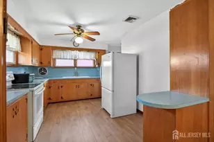 595 Jacques St, Perth Amboy, NJ 08861 - Photo 5