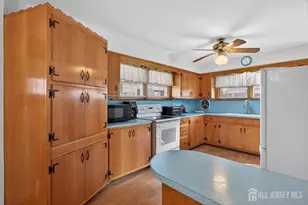 595 Jacques St, Perth Amboy, NJ 08861 - Photo 7