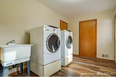 11 Lenox Street, Edison, NJ 08817 - Photo 19