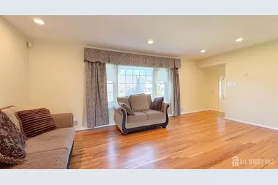 9 Stratford Circle, Edison, NJ 08820 - Photo 11