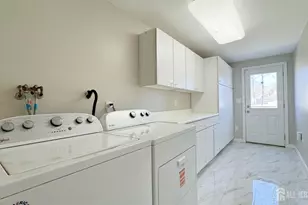 13 Lucille Ct, Edison, NJ 08820 - Photo 9