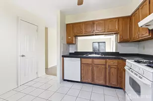 1507 Woodbridge Commons Way, Iselin, NJ 08830 - Photo 9