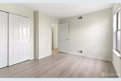1507 Woodbridge Commons Way, Iselin, NJ 08830 - Photo 15