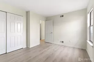 1507 Woodbridge Commons Way, Iselin, NJ 08830 - Photo 15