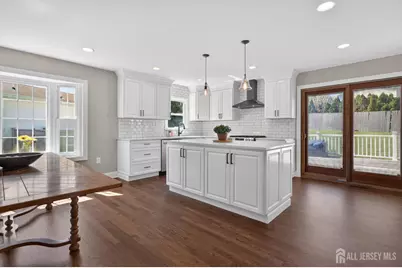 8 Starodub Drive, Milltown, NJ 08850 - Photo 5