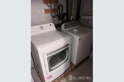 132 Longacre Court, Middlesex, NJ 08844 - Photo 15