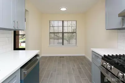 7 Cactus Court, Edison, NJ 08820 - Photo 9