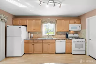 106 Westgate Dr, Edison, NJ 08820 - Photo 15