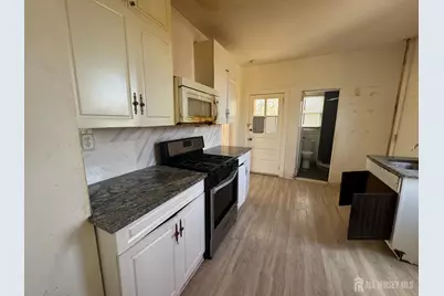 30 S 5th Avenue, Highland Park, NJ 08904 - Photo 9