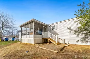 24 Whitman Rd, North Brunswick Township, NJ 08902 - Photo 5