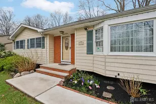 37 Dale Dr, Edison, NJ 08820 - Photo 3