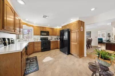 932 Beatrice Parkway, Edison, NJ 08820 - Photo 7