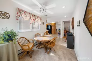 932 Beatrice Pkwy, Edison, NJ 08820 - Photo 9