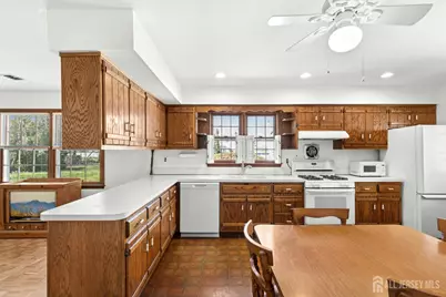 181 Demorest Avenue, Avenel, NJ 07001 - Photo 11