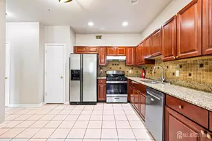 270 Pinelli Dr, Piscataway Township, NJ 08854 - Photo 19
