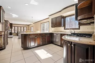 14 Crommelin Ct, East Brunswick Township, NJ 08816 - Photo 11