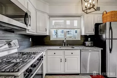 5 Chelsea Court, Sayreville, NJ 08859 - Photo 9