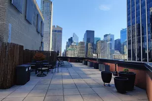 77 W 55th St, New York, NY 10019 - Photo 13