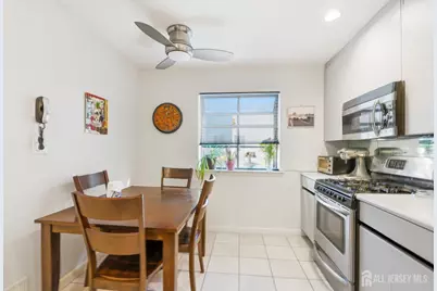 38 Carriage Place, Edison, NJ 08820 - Photo 13