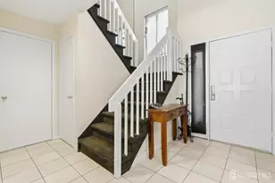 38 Carriage Pl, Edison, NJ 08820 - Photo 5