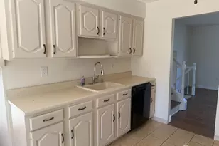 13 Oakwood Dr, Sayreville, NJ 08859 - Photo 7