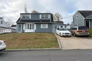 42 Kendall Dr, Sayreville, NJ 08859 - Photo 1