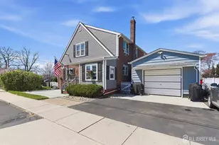 306 Buckelew Ave, Monroe Township, NJ 08831 - Photo 5