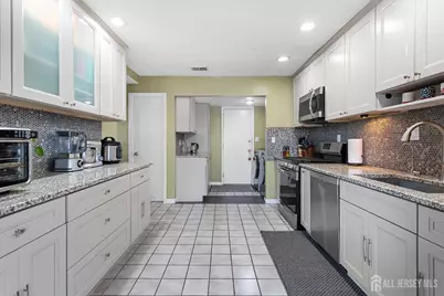 524 Westgate Drive, Edison, NJ 08820 - Photo 9