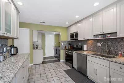524 Westgate Drive, Edison, NJ 08820 - Photo 15
