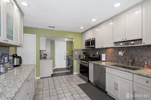 524 Westgate Dr, Edison, NJ 08820 - Photo 15