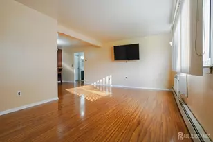 733 Cricket Ln, Woodbridge Township, NJ 07095 - Photo 3